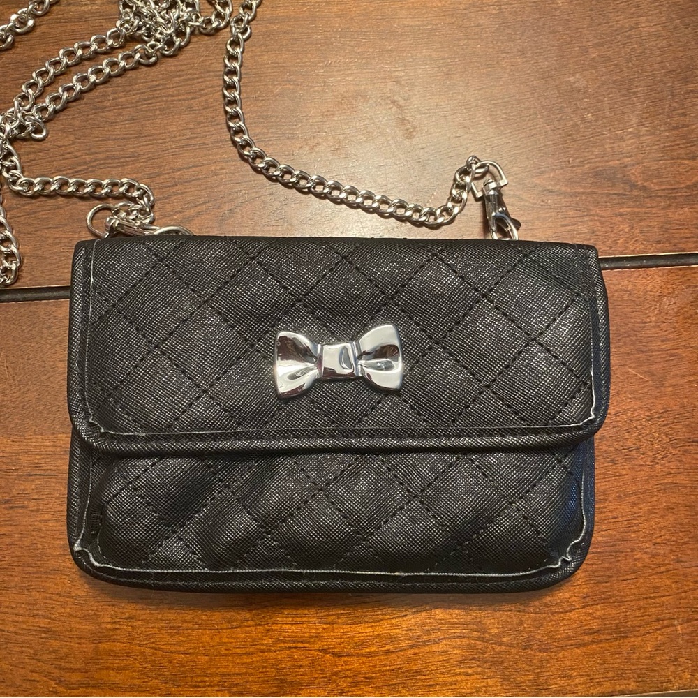 Claire’s black bag